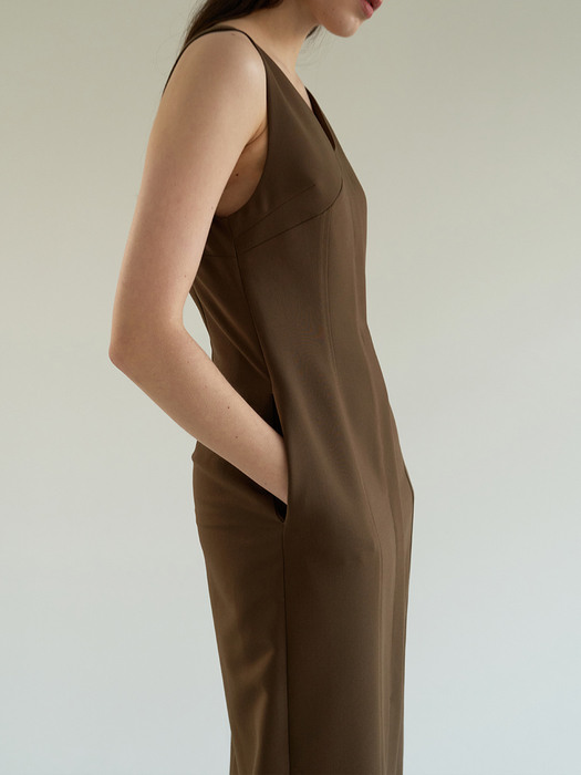 TOS SLEEVELESS LINE DRESS BROWN