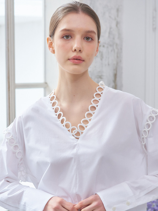 planet-97 V lace neck blouse_white