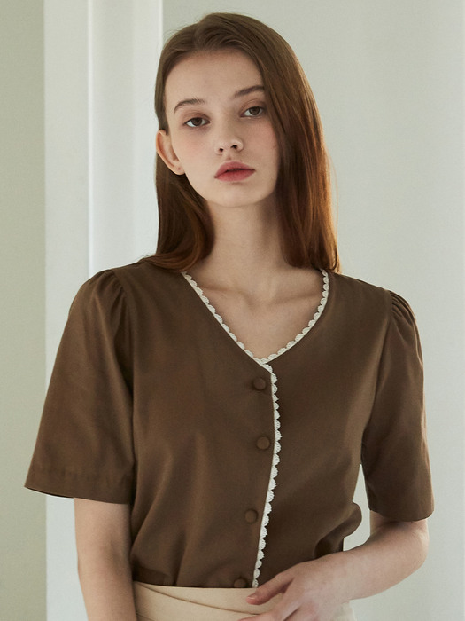 J724 v-neck laced neck blouse (brown)