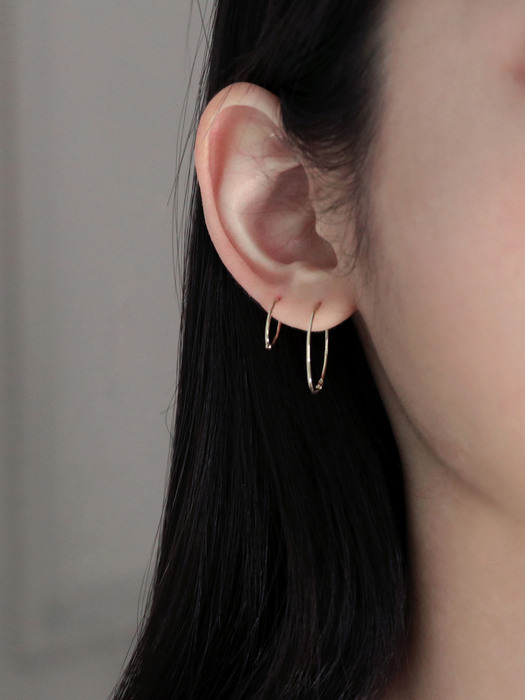 14K gold oval earring (s)