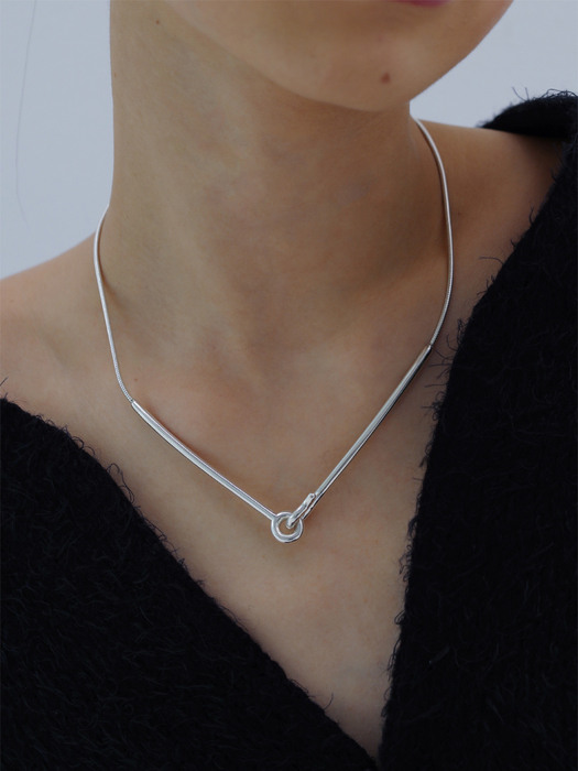Line necklace