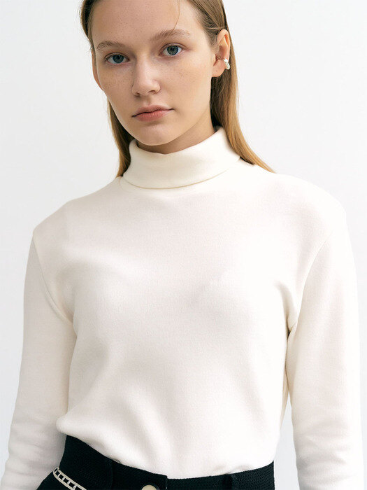 6A Soft cotton turtleneck top (Off White) 
