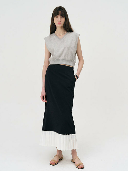 22 Summer_ Black Pleats Long Skirt