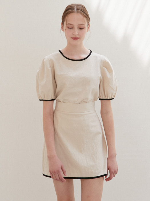 j1031 (SET) square line blouse+line mini skirt (beige)