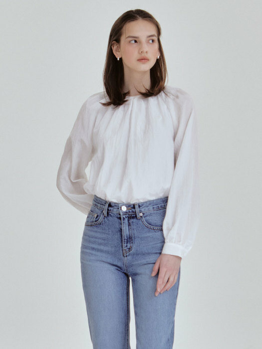 Shy pintuck blouse (white)