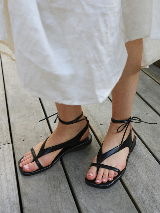 [단독]CLOE 2Way strap flat sandals - 3colors 스트랩 탈부착 플랫샌들