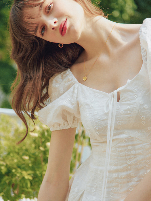 HEART NECK PLEATS DETAIL DRESS_WHITE