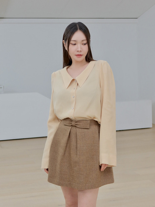 23 Fall_ Butter Low Neck Blouse