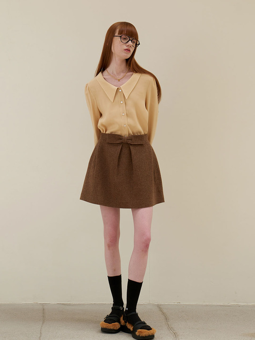 23 Fall_ Butter Low Neck Blouse