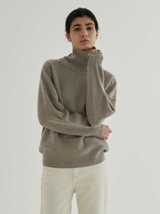 Whole Garment Alpaca Turtleneck (Sand Beige)