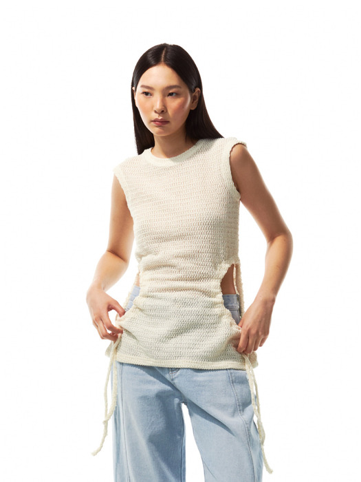 CUT-OUT KNIT TOP (IVORY)
