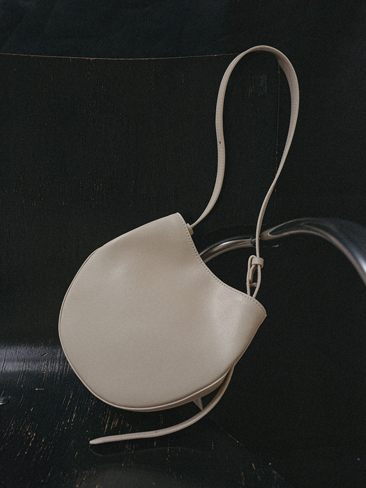 Round Drop Small Bag (ivory)