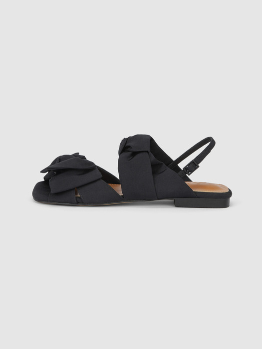 Classic ribbon sandals