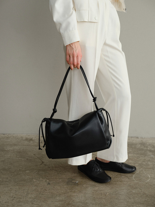 Medium Knot shoulder bag Black