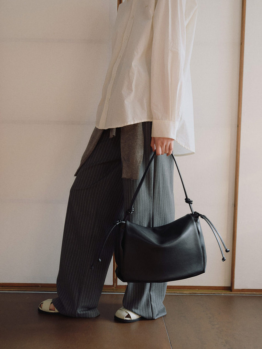 Medium Knot shoulder bag Black