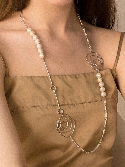 Blossom and Pearls Long Necklace