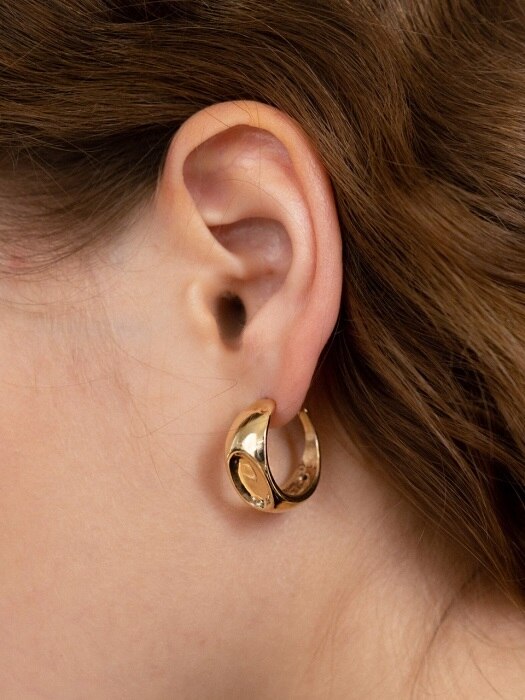 Vestige round earring