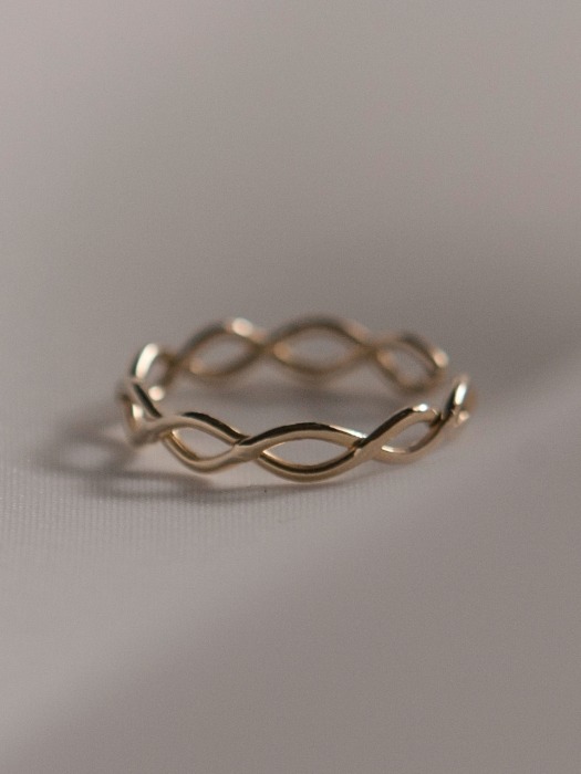 Two Wave Ring