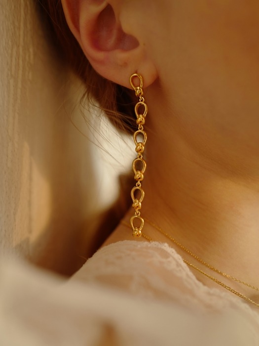 ribbon chain `drop` earring