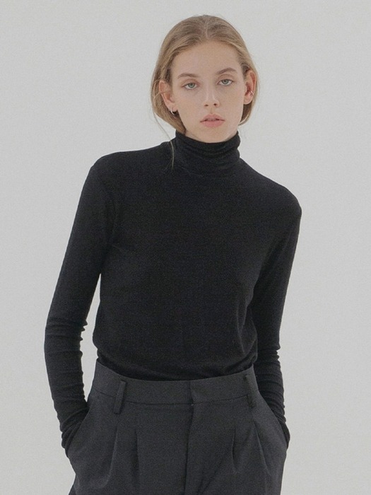 Long Sleeve Turtleneck - Ivory