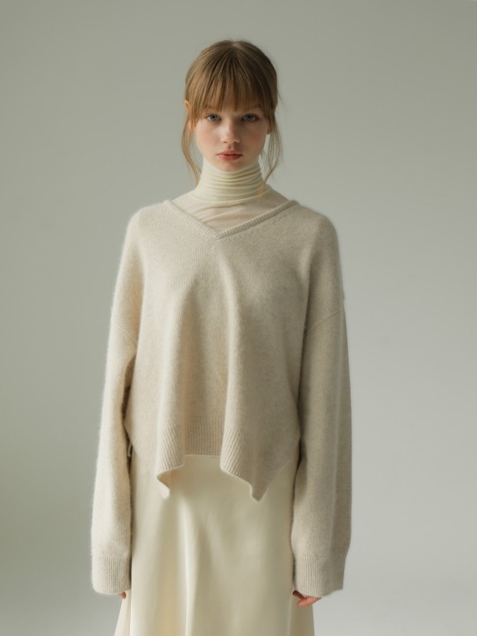 Relaxed V-neck knit_OM