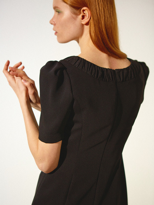 Scoop Neck Shirred Dress_Black