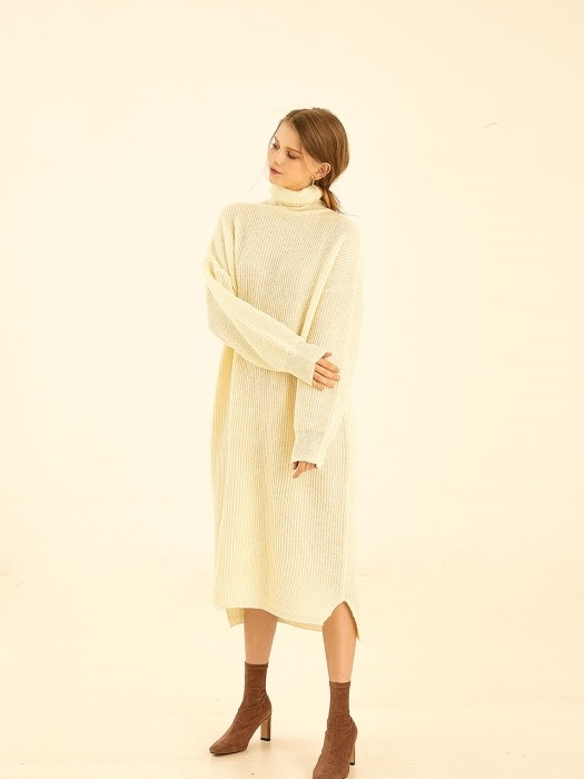 Loose turtle-neck knit dress[ivory]