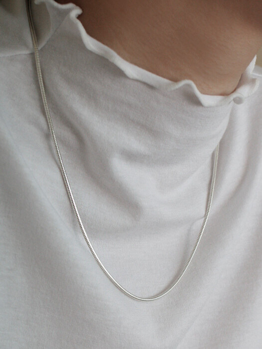 line chain necklace
