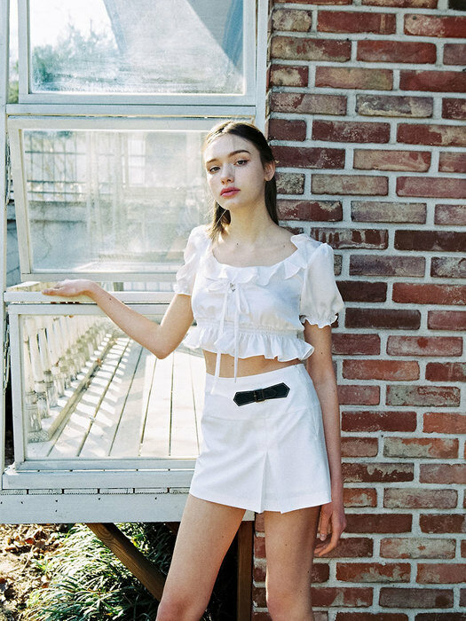 Buckle pleats skirt (white)
