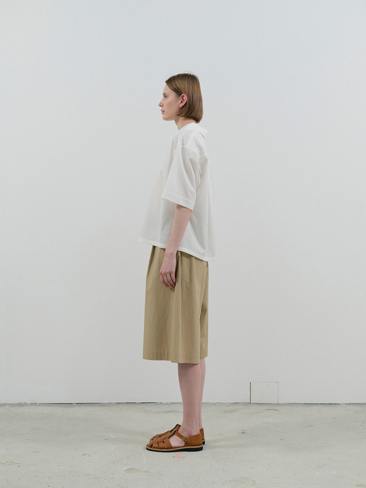 wide half pants (beige)