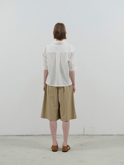 wide half pants (beige)