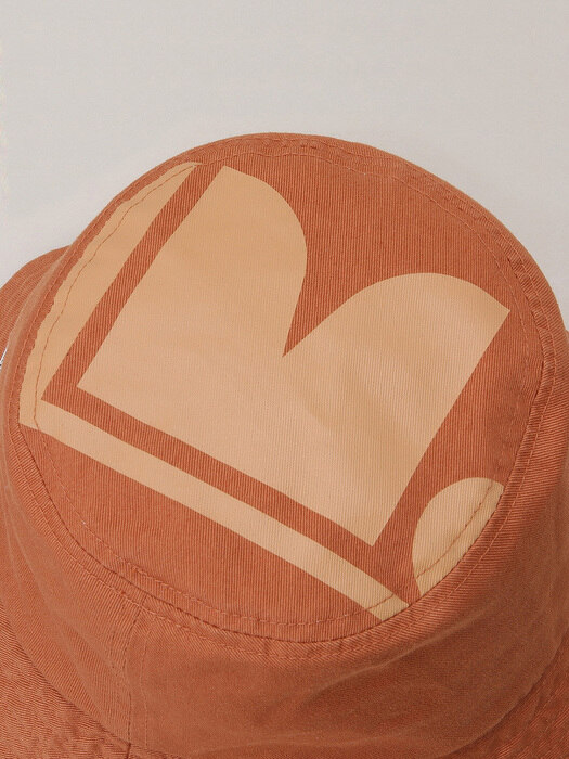 Big LM logo-printed bucket hat_L7RAW20130CMX
