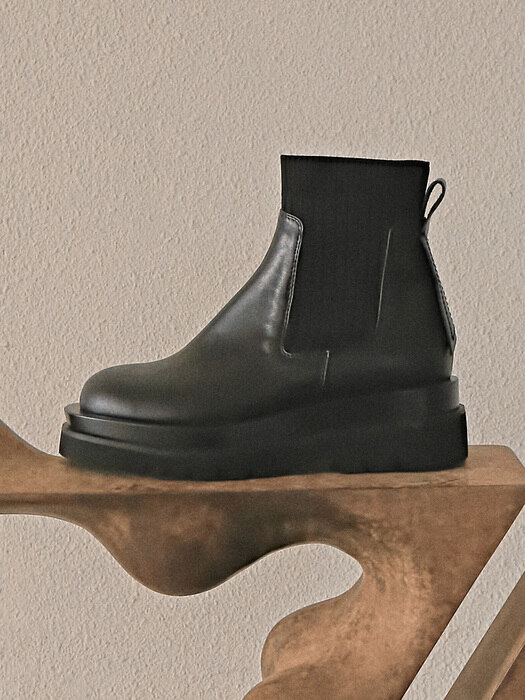 1545 Martin Chelsea Boots-black