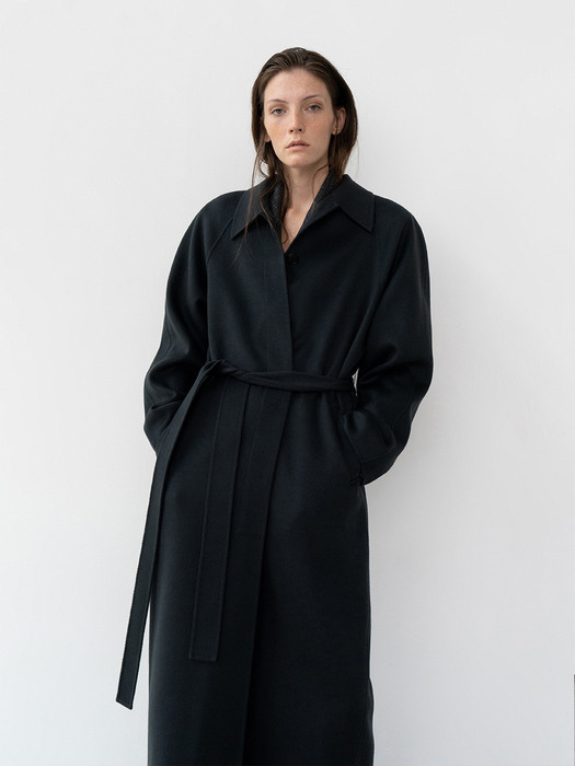 BELTED WOOL AND CASHMERE-BLEND COAT (DARK NAVY)