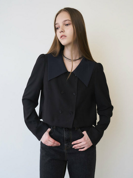 22 Spring_ Black Cropped Blouse