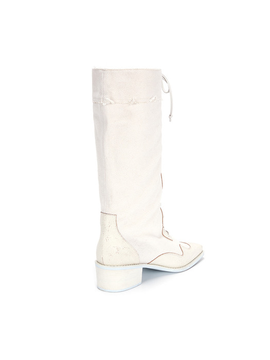 FRONT RACE UP BOOTS IN WHITE