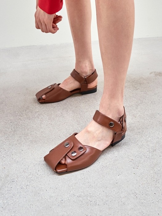 20mm Amber Buckle Strap Sandal (BROWN)