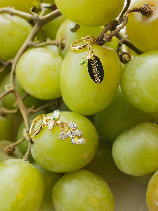 Delicious green grape earring