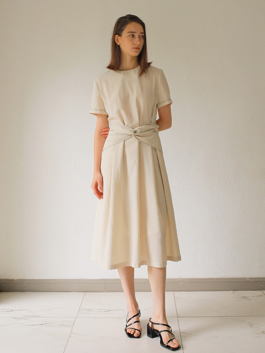 TIED UP STITCH DRESS / LIGHT BEIGE