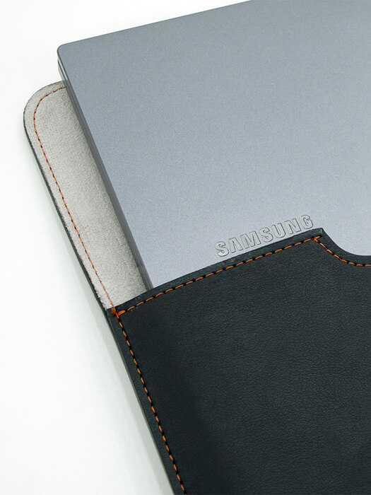 슬림핏 가죽 노트북 파우치 15.6인치 고급가방 가죽 스웨이드 블랙