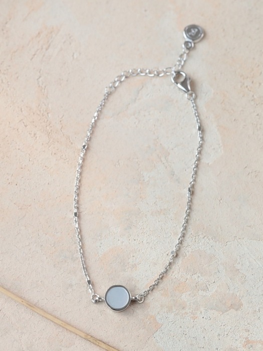 백자개팔찌 White mother-of-pearl bracelet