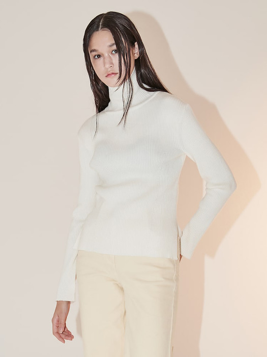 Essential Turtleneck Knit Pullover  Ivory (KE2X51M010)