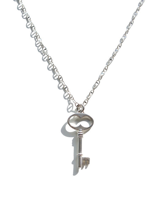 Old Hotel Key Necklace (silver)