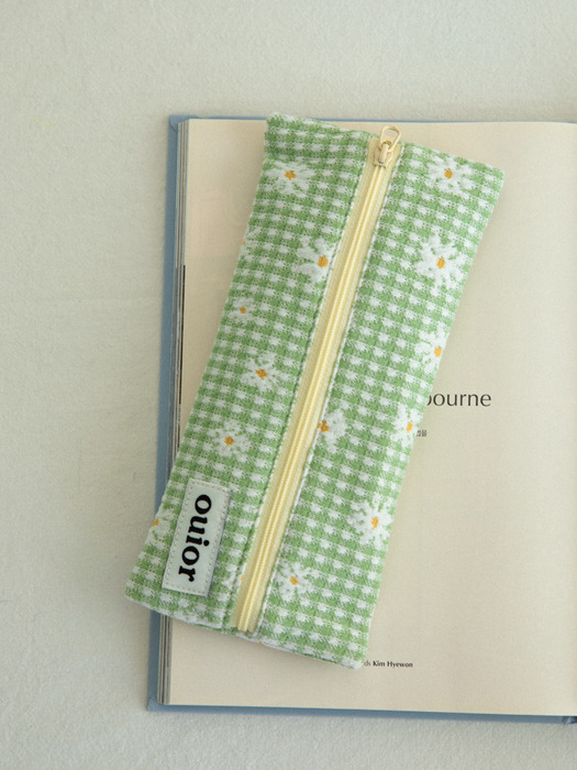 ouior flat pencil case - check flower green (middle zipper)