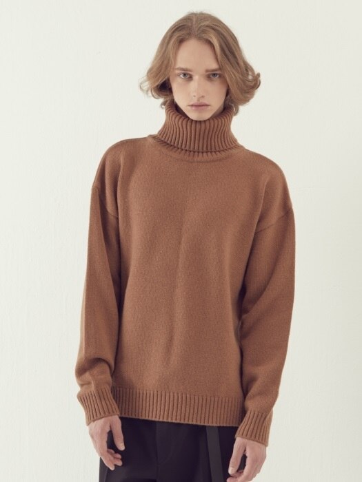 Wool80 Over size Solid Turtle Neck - Camel