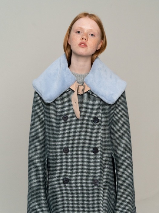 R ECO FUR COLLAR CAPE_SKY BLUE