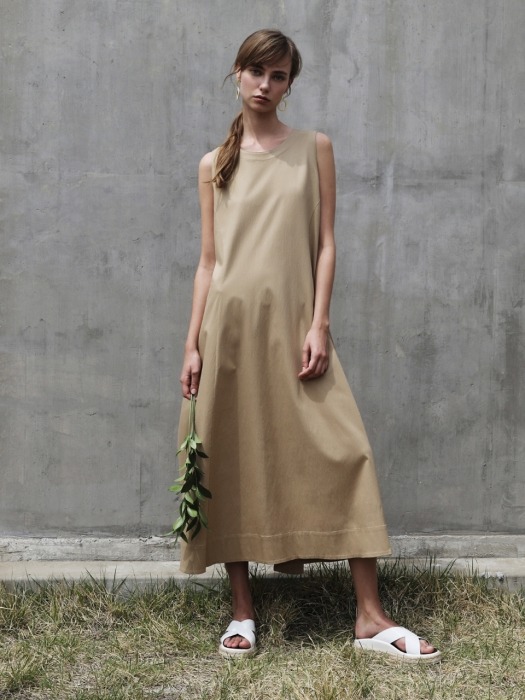 Sleeveless maxi one-piece_Beige