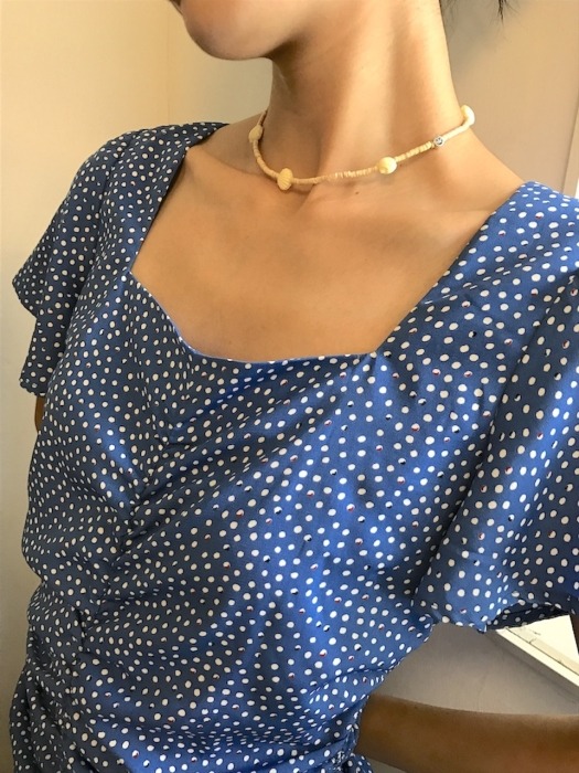 beige coral necklace