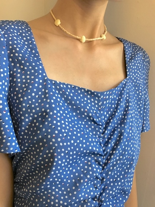 beige coral necklace