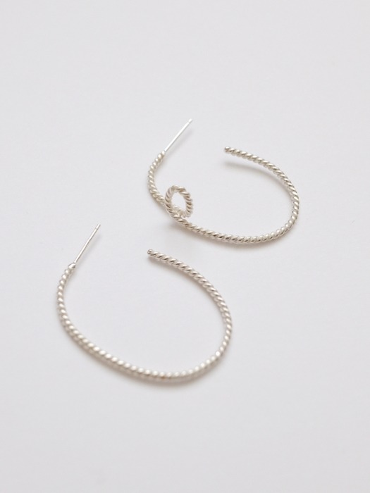 Simple Twisted Line Earring - Silver